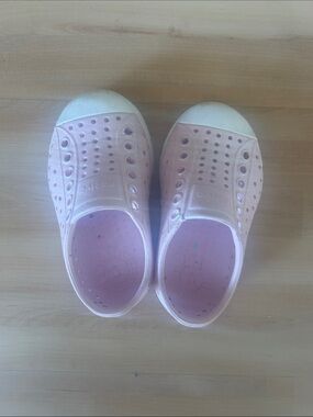 Native Toddler Shoes -- SPARKLY — Pink Slip-On Water-Resistant Shoes - 5 Toddler